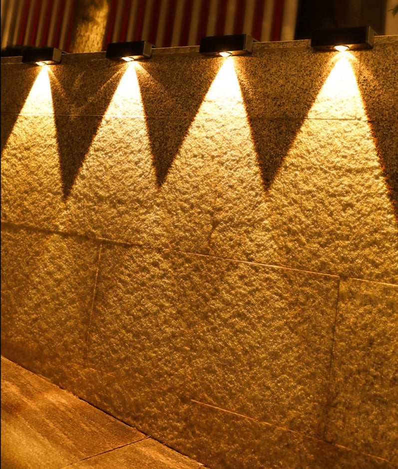 SolarGuard - Lampe solaire d'extérieur durable et moderne